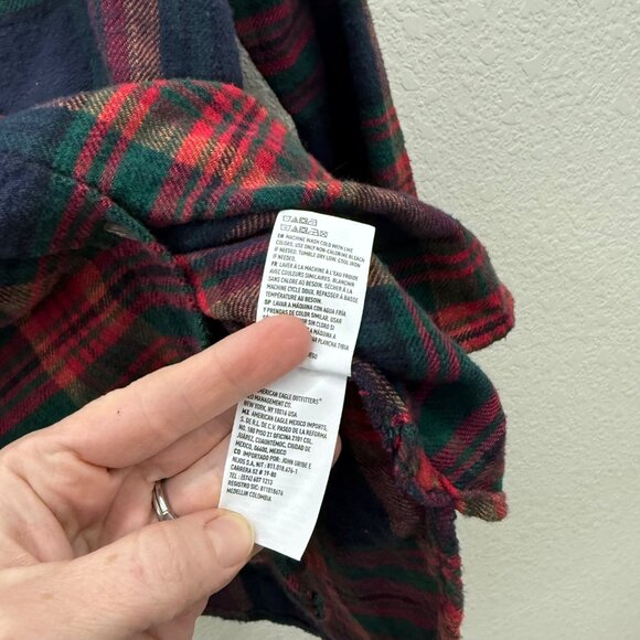 American Eagle Plaid Flannel Long Sleeve Button Up Shirt Womens size Medium - Picture 4 of 7